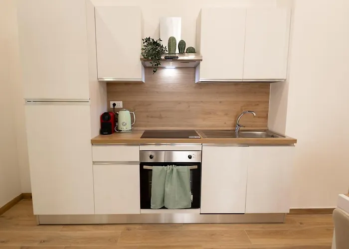 Metro A - Hedera & Bloom Apartment