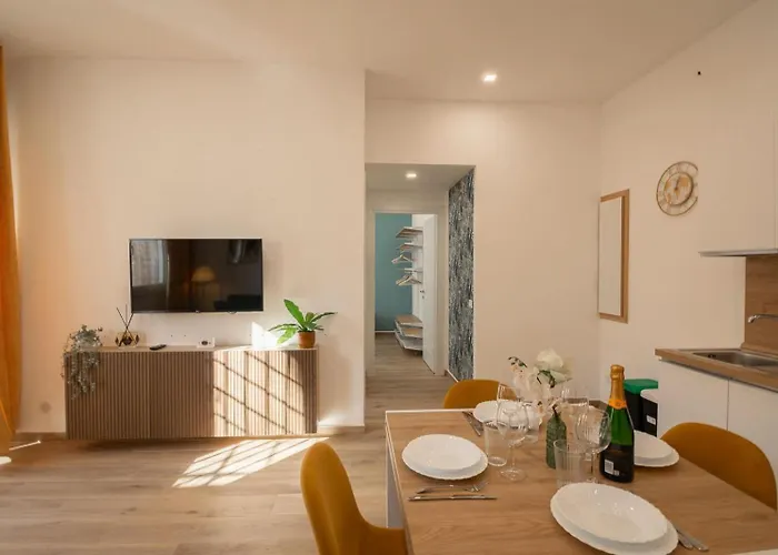 Metro A - Hedera & Bloom Apartment