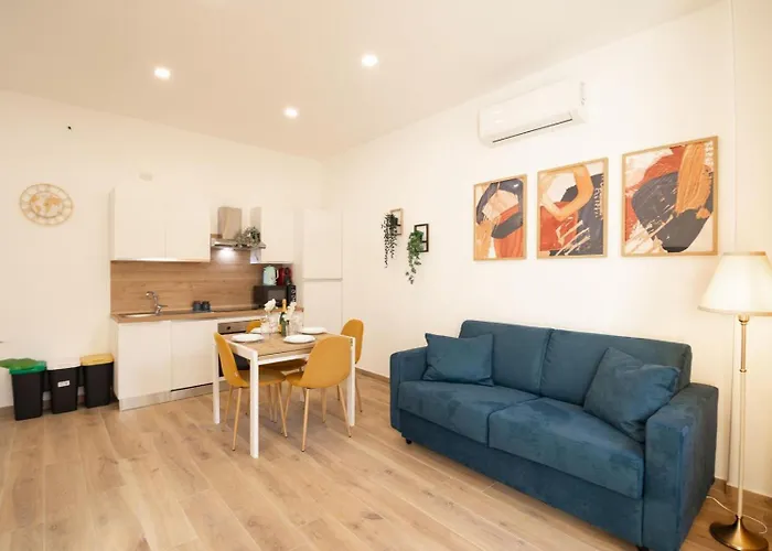 Metro A - Hedera & Bloom Apartment